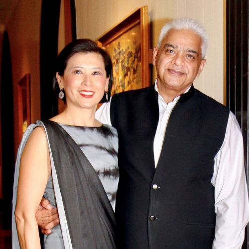 Rakesh Sarna, M.A. '21 and Mei Sarna, M.A. '21